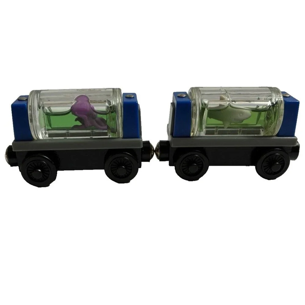Thomas & Friends Wooden Railway Aquarium Cars Shark & Octopus 2003 Fish Tank Set